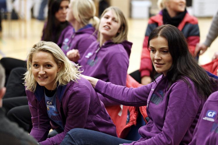 Countdown. Målvogteren Karin Mortensen (t.h.) har vundet masser af OL-, VM- og EM-medaljer med 'det gamle hold', mens Christina Krogshede ikke kan fremvise samme imponerende landsholdsmeritter. 