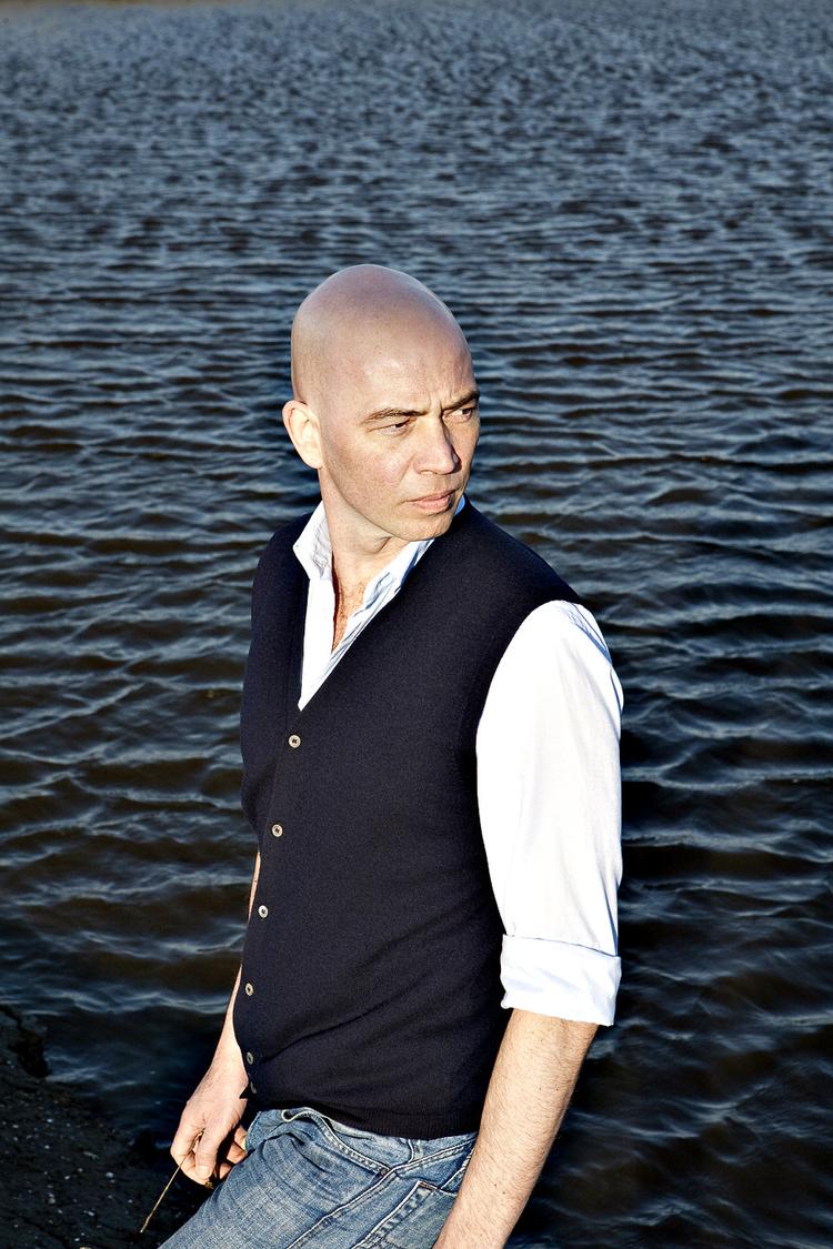 Gennembrud. 'Joe Speedbåd' er hollandske Tommy Wieringas gennembrudsroman. 