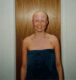 kræft. Mette de Fine Licht fik konstateret kræft, da hun var på vej i 1.g. Nu har hun skrevet den bog, hun selv manglede, da hun var syg. 