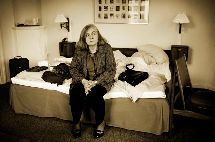 ude. Marilynne Robinson på sit hotelværelse. Den amerikanske forfatter, hvis bøger er nogle af Barack Obamas foretrukne. Foto: Peter Hove Olesen 