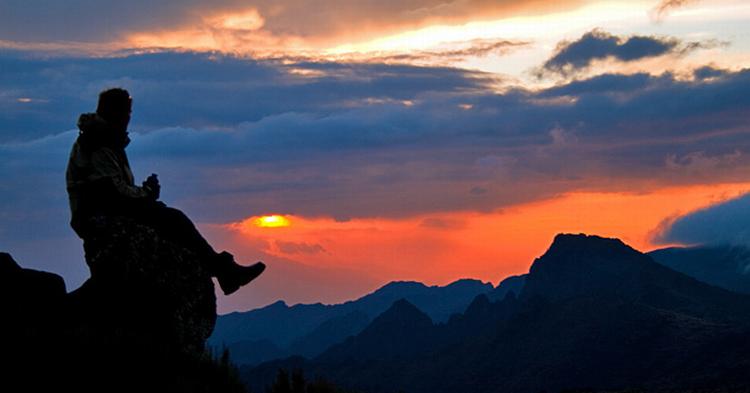 OVERBLIK får man fra toppen af Kilimanjaro, Afrikas højeste bjerg, der ligger i Tanzania. 