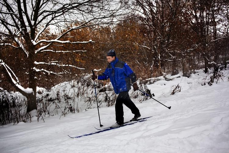 SKIFEBER. Er du også på vej ned i sportsbutikken efter ski? Få gode råd med på vejen. 