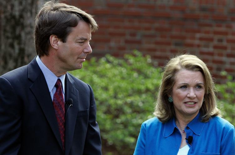 Farvel. Politikeren John Edwards og hustruen Elizabeth. De to var separeret, da hun døde i går. 