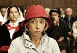 Kan kærlighed mellem mennesker være lige så hellig som kærligheden til gud, spørger den kloge film 'Miraklet i Lourdes'. 