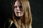 aldersstrid. I Nørrebro Teaters udgave af 'Mænd der hader kvinder' spilles Lisbeth Salander af 30-årige Signe Egholm. I Hollywood-versionen bliver det 25-årige Rooney Mara, men ikke med Sonys gode vilje. 