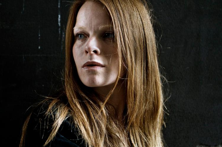 aldersstrid. I Nørrebro Teaters udgave af 'Mænd der hader kvinder' spilles Lisbeth Salander af 30-årige Signe Egholm. I Hollywood-versionen bliver det 25-årige Rooney Mara, men ikke med Sonys gode vilje. 