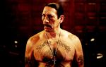 Danny Trejo lærte at spille skuespil i San Quentin-fængslet. »Skræmt fra vid og sans over, at mexicanerne snart skulle angribe de sorte, stående med et 12 cm langt stålblad i bukserne og skulle lade, som om alt var o.k.«. 