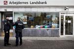 Undersøgelsen, der liugger bag kåringen af landets bedste bank er lavet af CEM Institute på grundlag af 13.000 interview. Lokalbankerne er ikke med i undersøgelsen. 