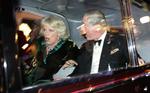 Overrasket. Det havde de vist ikke lige regnet med, da det kongelige par blev angrebet af rasende studerende, da de var på vej til London Palladium her til aften. 