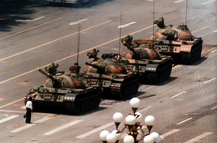Fri. Liu Xiaobo har været fængslet flere gange, blandt andet i forbindelse med studenteroprøret på Den Himmelske Freds Plads i 1989. 
