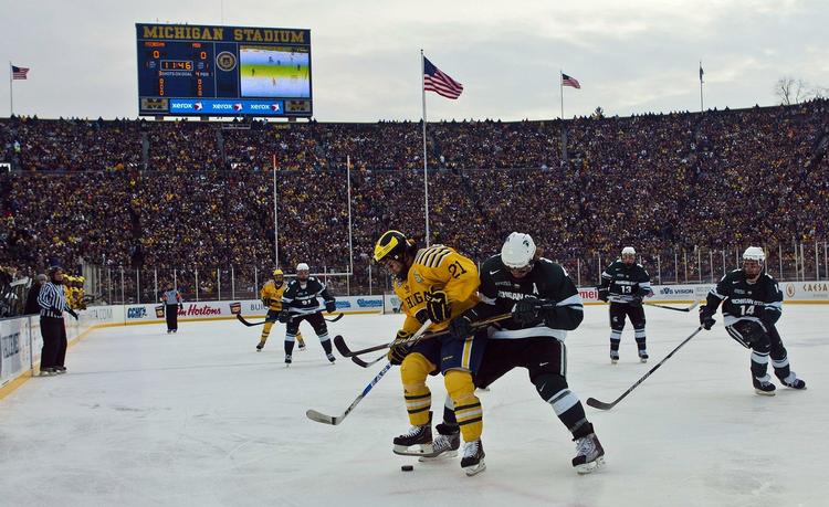 fyldt. Der var ingen ledige sæder på stadion i Ann Arbor. 