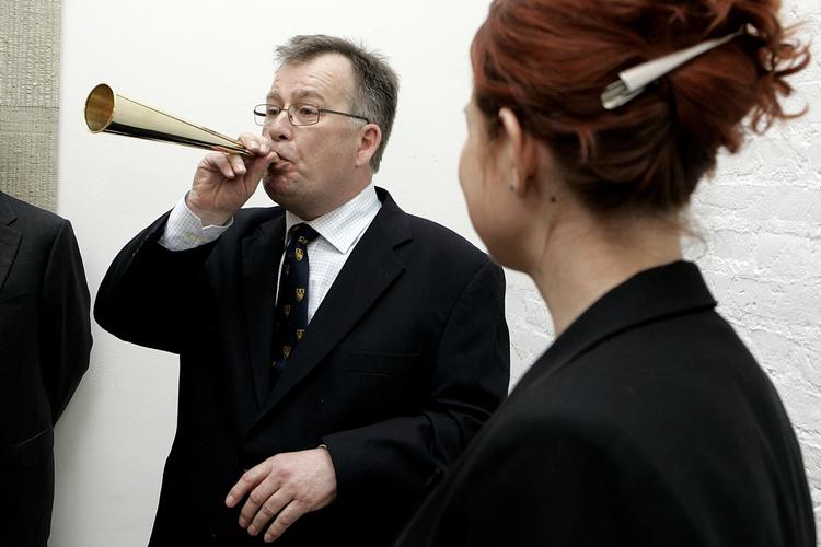 Hjortonomics. Udnævnelsen af Claus Hjort til den ringeste finansminister i 2010 uden for Sydeuropa må suppleres med titlen som Danmarks dårligste finansminister i mands minde, mener Trier. 