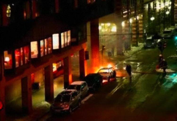 Selvmordsaktion. Siden 1991 har lørdagens formodede selvmordsbomber haft svensk statsborgerskab, men han har også har boet en periode i Storbritannien, hvor hans synspunkter ifølge britiske BBC var så ekstreme, at han blev smidt ud af den moské, som han kom. 