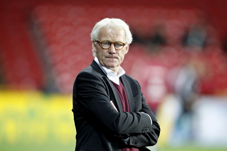 landstræner. Kampen mod England kan måske ligefrem være gavnlig for et par af FCK's spillere, mener Olsen. 
