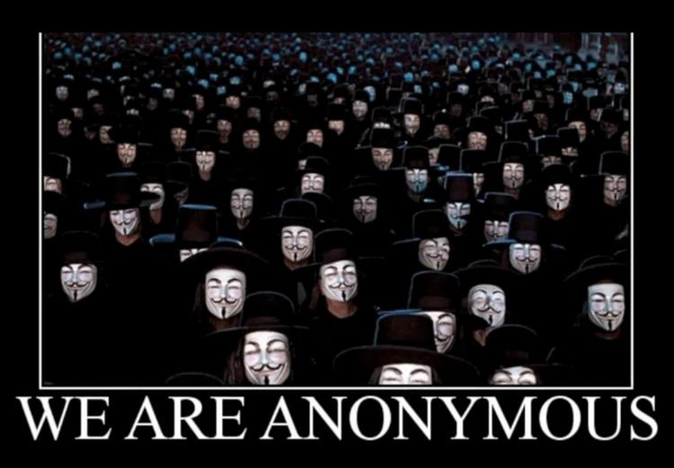 Anonymous. Aktivistnetværket har fundet sig et symbol i Guy Fawkes-masken, udødeliggjort i værket 'V for Vendetta'. Billedet er et skærmdump fra en af 'Anonymous'- videoerne. 