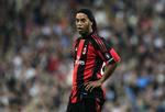 mæt. AC Milans brasilianske boldkunstner Ronaldinho er ved at have mistet fodboldsulten i europæisk topfodbold. Men han mangler et par titler i Brasilien. 