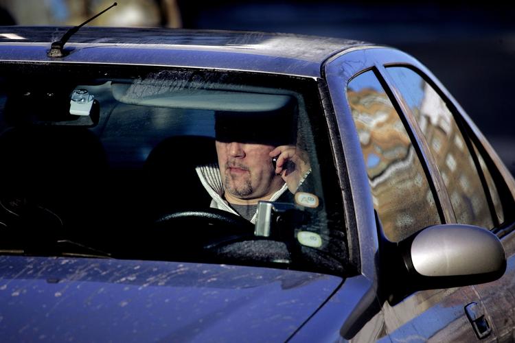 BØDETAKSTER. Det er for billigt at blive afsløret i færdselsforseelser, mener rigsadvokaten og justitsministeriet, der vil hæve bøderne. 