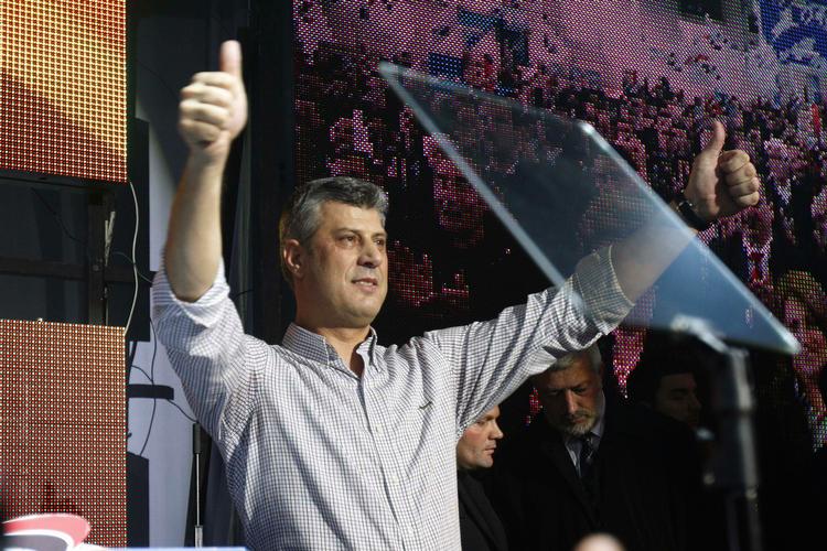 Leder. Hashim Thaci har udråbt sig selv som vinder af parlamentsvalget i Kosova forleden. Nu beskyldes han for at have ledet kriminelt netværk i årevis. 
