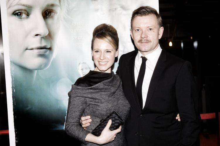 Par.. Casper Christensen sammen med Skuespiller Iben Hjejle. 
