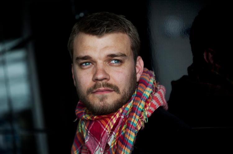 pilou. Den 28-årige skuespiller er udvalgt som dansk bud på en kommende stjerne. 