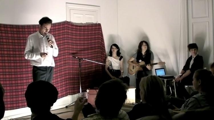 Anders Mossling var vært, da Rio Bravo afholdt et talkshow-arrangement (Rio Bravo live #1). Lørdag aften står den på talentshow. 