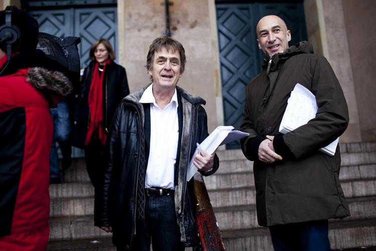 Lettet. Men også synligt overrasket var de to advokater Knud Foldschack og Christian Dahlager (th), da Københavsn Byret i samtlige tilfælde gav medhold til 250 klager over Københavns Politis frihedsberøvelser under klimakonferencen sidste år. 