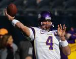 superstjerne. Den 41-årige Brett Favre kan ikke vende tilbage på toppen i NFL næste år efter endnu en grim skade. Men legenden kan måske få en sidste kamp. 