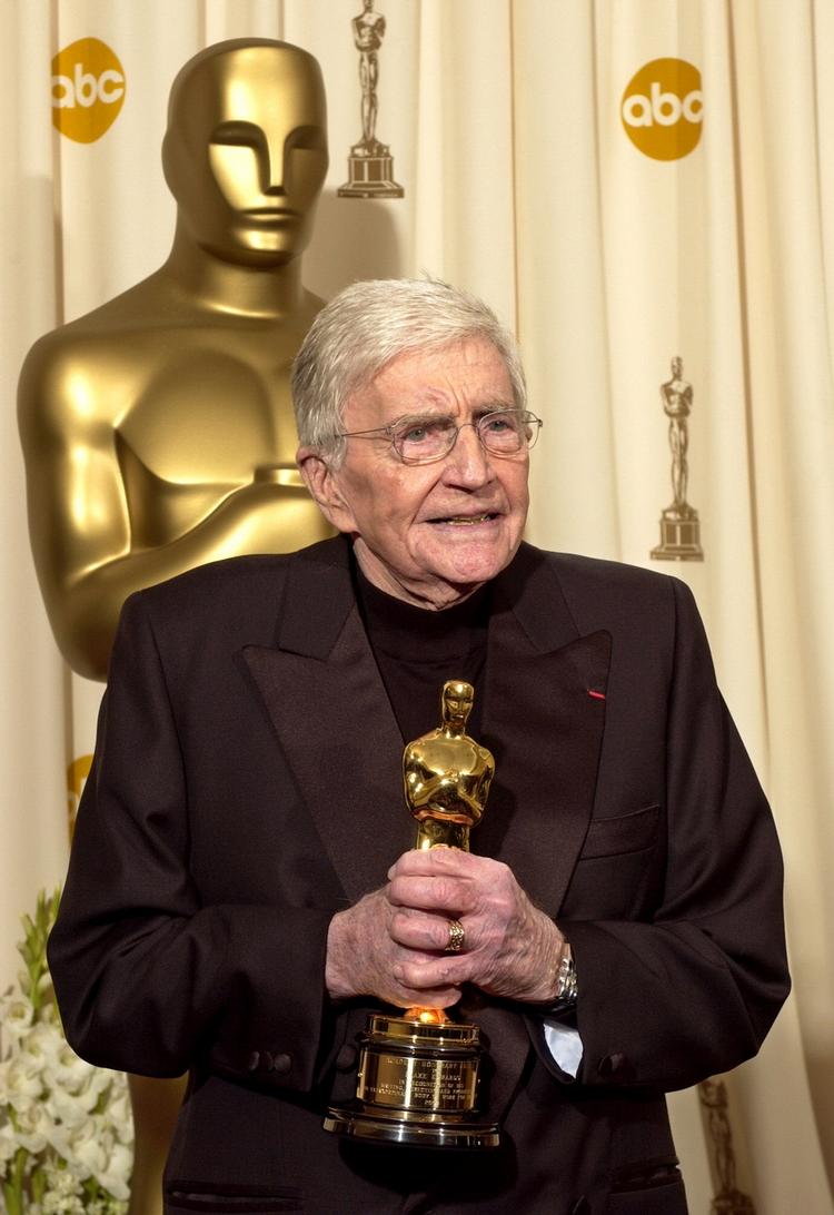 Hædret. I 2004 hædrede det amerikanske filmakademy Blake Edwards med en Oscar for en lang og glorværdig karriere. 
