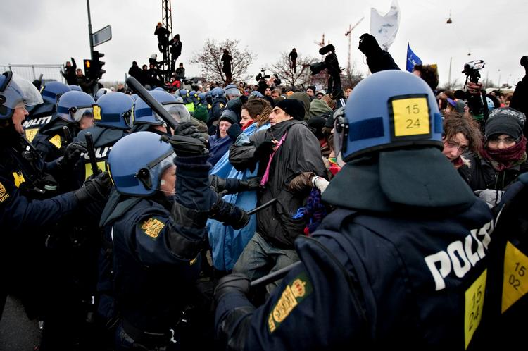 lømmelpakken. Allerede under pakkens hastebehandling op til COP15 lød der kraftig kritik fra næsten samtlige institutioner. 