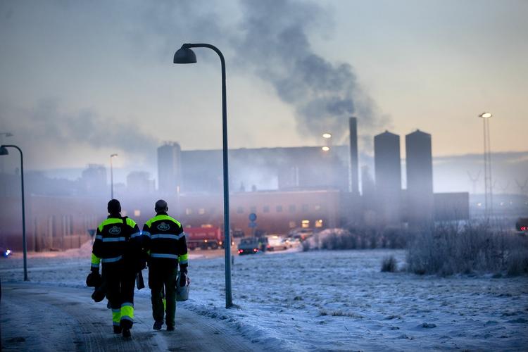 Udslip. Det var her på Arlas store mejeri i Taulov ved Fredericia, at flere ton kemikalier i dag slap ud og forårsagede stop for al trafik på motorvejen til og fra Fyn. 