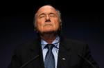 homoseksuelle. Fifa-præsident Sepp Blatter er ikke den fødte diplomat. Men Blatter trækker nu stødende  kommentarer om homoseksuelle. 