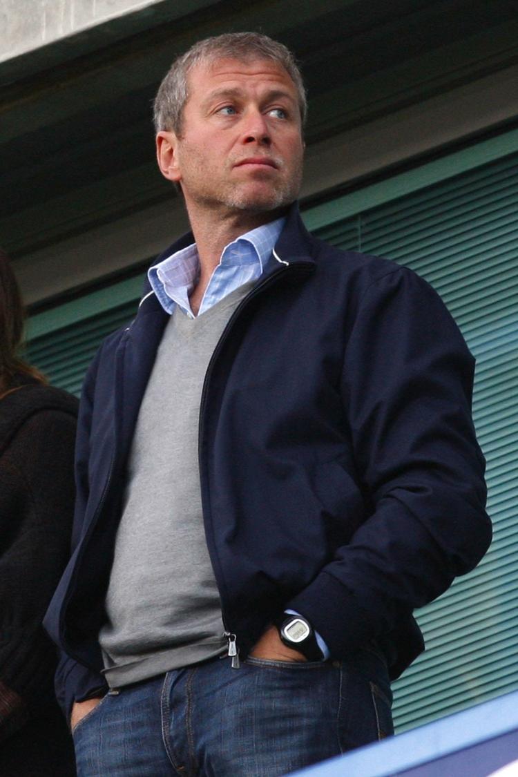 opkøber. Roman Abramovich var længe koblet til håndfaste rygter om en overtagelse af FC København. 