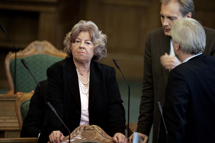 Undskyld. Birthe Rønn Hornbeck vil fremover anmode Røde Kors om at bekræfte oplysninger om nødhjælpsorganisationen, før hun går videre med dem. 