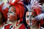 Nabokrig. Der er lagt op til ordentlig publikumsfest under dagens semifinale mellem Danmark og Norge i Herning, hvor de norske fans fylder godt op i arenaen. 