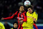 stoppet. Duellen mellem Ricardo Clark (tv.) og Kevin Grosskreutz faldt ud til Frankfurts fordel. 