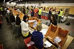 Juleassistance. Nisseværkstedet på Københavns Postcenter fotograferet for to år siden. I går er der fyldt op med 'skriftkloge' nisser igen. 