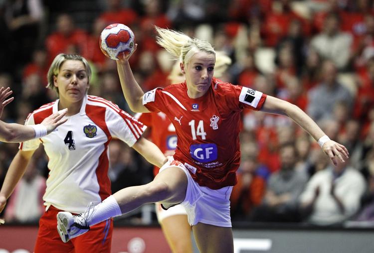 metalkrav. Danmark har haft et flot EM og blandt andre slået Rusland ud af turneringen. Men der skal bronze til i dag for at undgå en VM-kvalifikationskamp. 