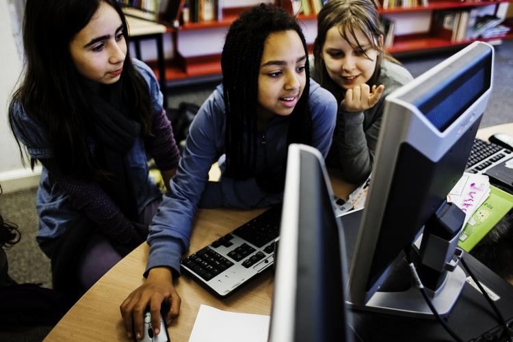 Kovending. De danske elever - som her på Den Classenske Legatskole - får ikke flere klassekammerater foreløbigt. Regeringen trækker en forslag tilbage. 