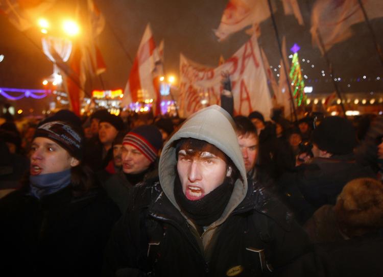 Protest. Tusindvis af demonstranter er på gaden i den centrale del af Minsk. 