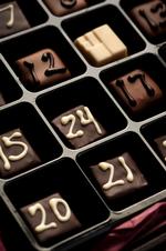 Mørk chokolade indeholder såkaldte flavanoler, der stammer fra kakaoen. Vælger man en chokolade med mindst 70% kakao, har de en gavnlig effekt på blodtrykket. 