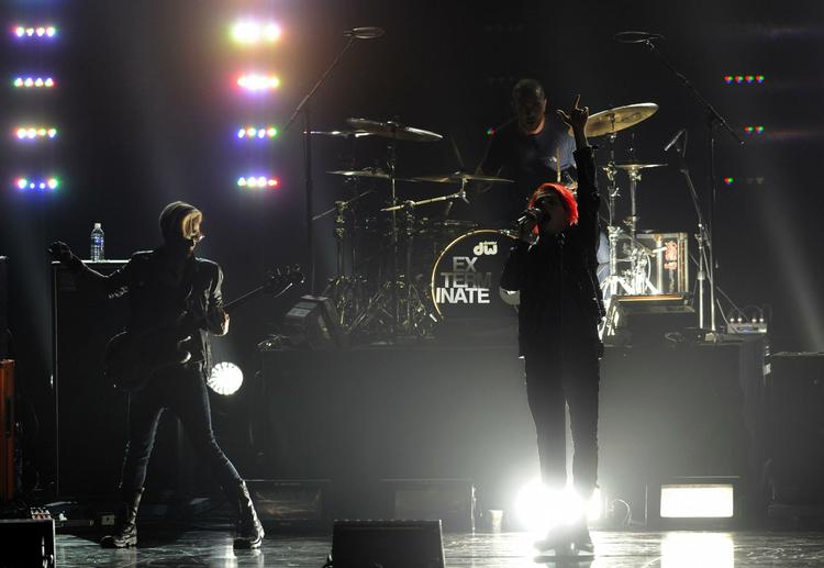 På 'Danger Days...' er My Chemical Romances armbevægelser endnu større, samtidig med at musikken er endnu strammere. 