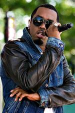 Med vanlig ubeskedenhed  roser Diddy et af sine numre for »a brand new sound«,  selv om han elegant  låner i musikhistorien.  Foto: Charles Sykes/AP 