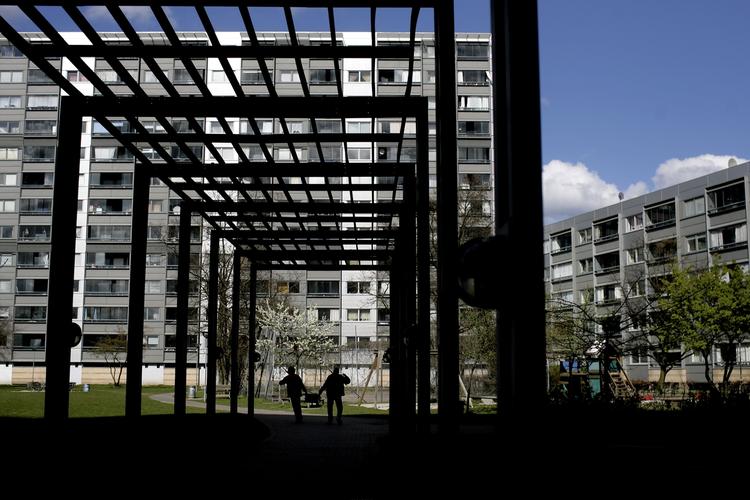 demokrati. Man kan godt stemme til valg i Danmark, selvom man bor i en ghetto. Undersøgelse viser, at indvandrere i ghettoer stemmer mere, end indvandrere udenfor ghettoerne. 