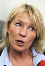 Tillykke. Lene Espersen vinder kategorien 'Årets undskyldning 2010'. 