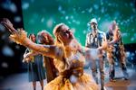 oz. Aalborg Teater kan glæde sig over, at den økonomisk hårde sæson til gengæld har været præget af højt kunstnerisk niveau med flere Reumertpriser. 
