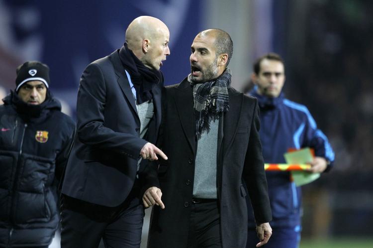 Rivaler. Ståle Solbakken (t.v.) og Josep Guardiola (t.h.) begyndte allerede at skændes om politiken.dk-afstemningen efter FCK og Barcelonas 1-1-kamp i Champions League 2. november. 