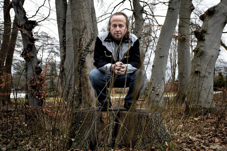 Skogli. Levi Henriksens udkants-skildring er præget af ikke så lidt landsbyeksotisme. 