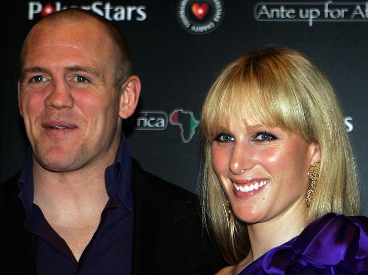 forlovet. 29-årige Zara Phillips (th) og hendes kæreste siden 2003, rugbyspilleren Mike Tindall (32) skal giftes. Det meddeler det engelske kongehus. Arkivfoto. 