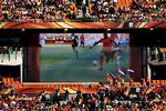 tv-fodbold. En ny procedure for forhandlinger af tv-aftaler kan genere langt flere penge til fodbolden. 