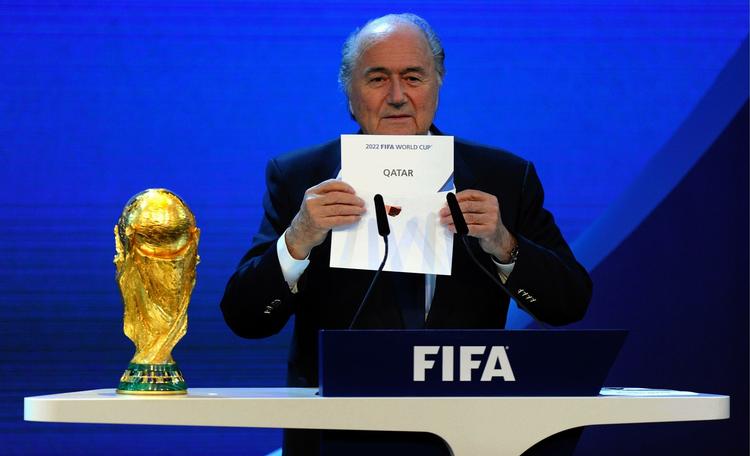 vinterbold. Siden Sepp Blatter præsenterede for tre uger siden Qatar som VM-vært i 2002, har vejrforholdene i ørkenstaten været til debat. 
